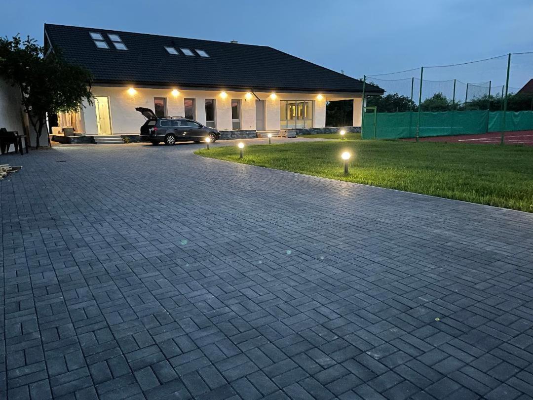 Lahuzur - Casa De Vacanta - Therme Balotesti & Aeroport Otopeni Săftica Extérieur photo